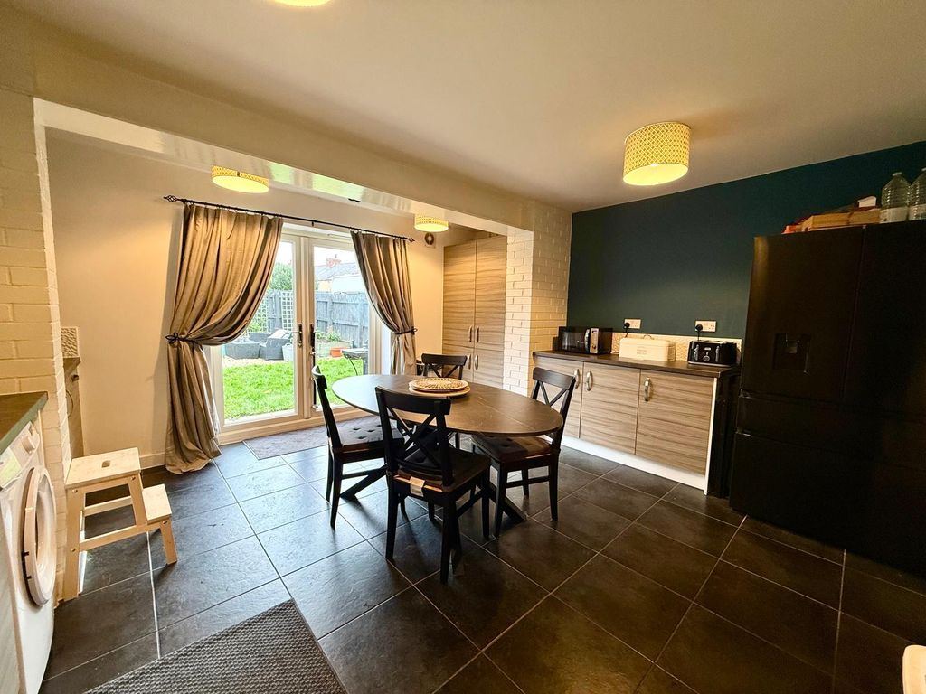 Property photo 3 of 25