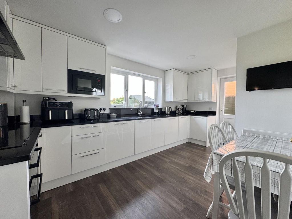 Property photo 2 of 22 11.Jpg