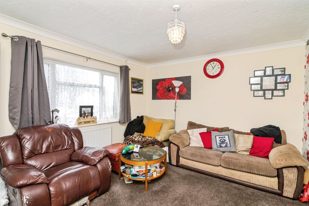 Property photo 3 of 17