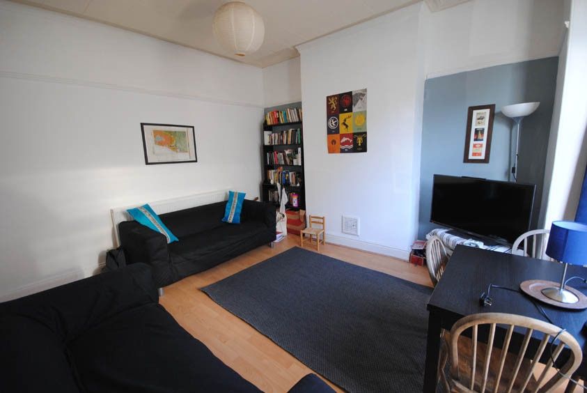 Property photo 1 of 10 Bright, Modern Living Room With Comfortable Sofas,...