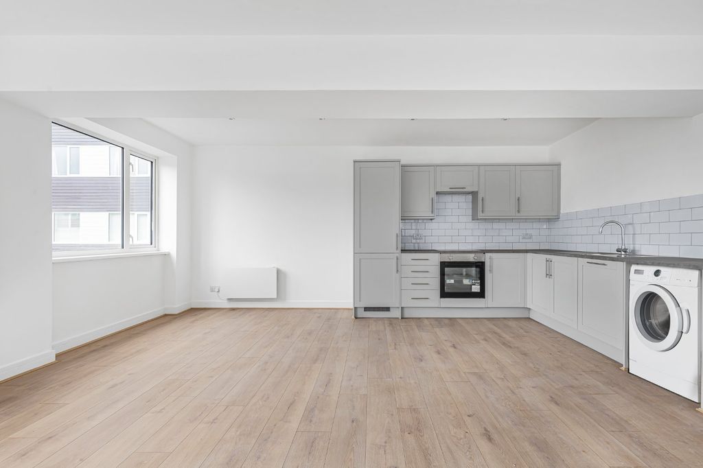 Property photo 3 of 13 Reception/Kitchen