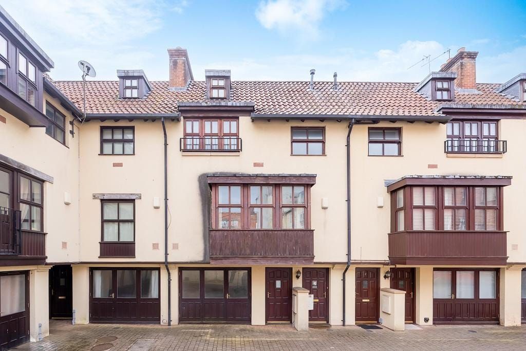 Property photo 1 of 19