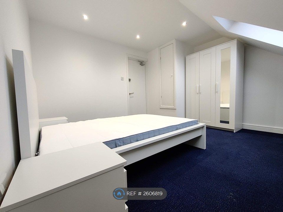 Property photo 3 of 15 Bedroom 4
