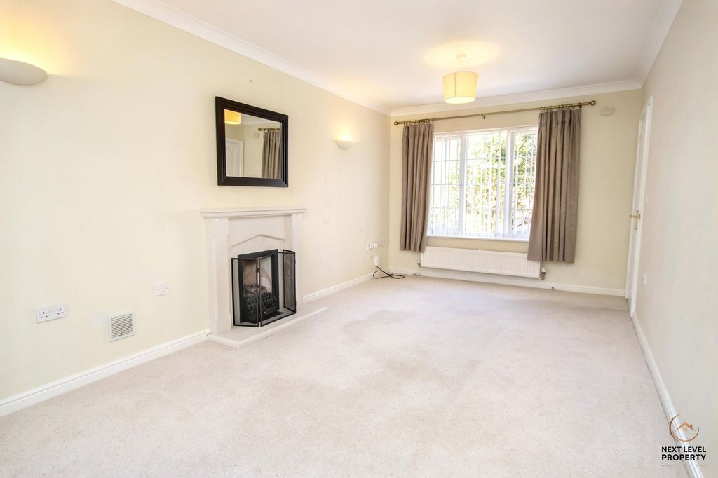 Property photo 2 of 34