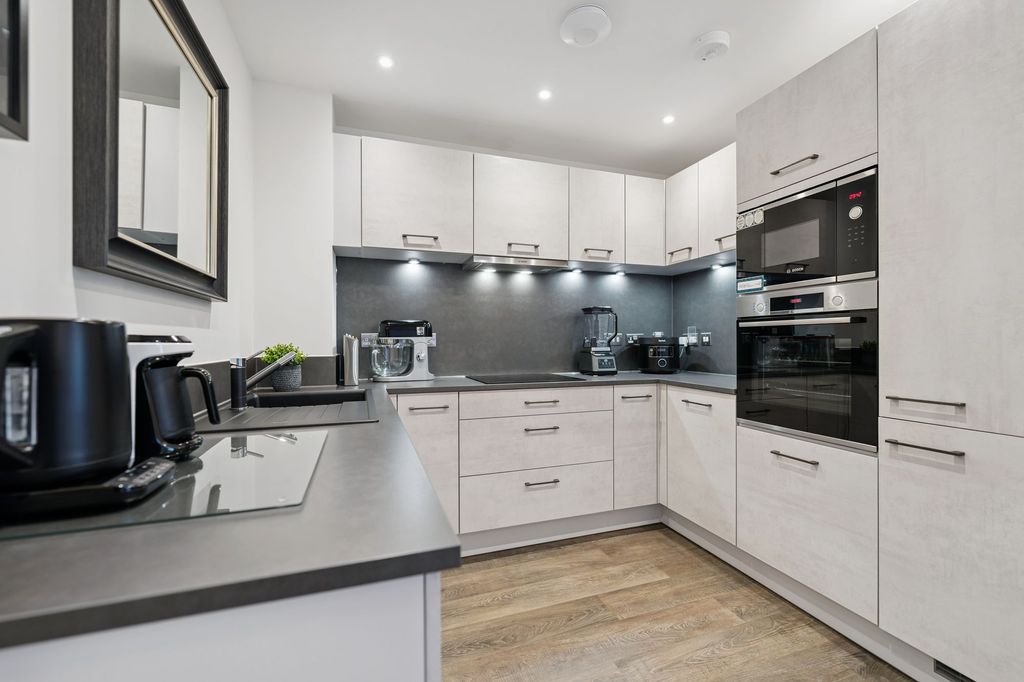 Additional image 9 of 2 bed flat for sale122 Festival Court, Main Door, Prince's Quay, Glasgow G51