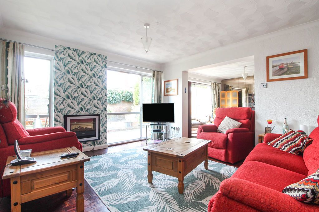 Property photo 2 of 20 Living Room