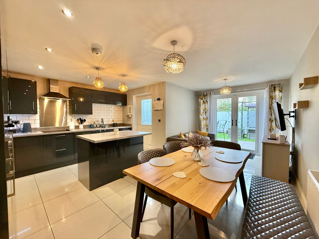 Property photo 2 of 22 Kitchen Dining