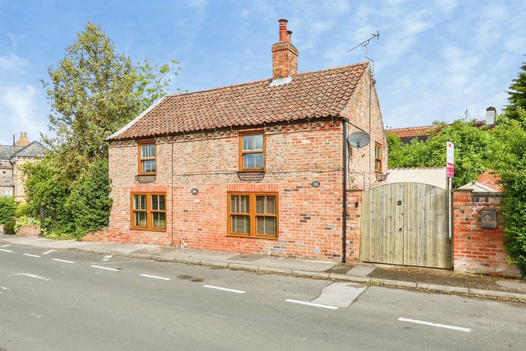 Property photo 1 of 20