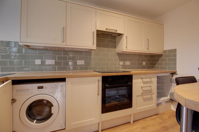 Property photo 3 of 12 Photo 8