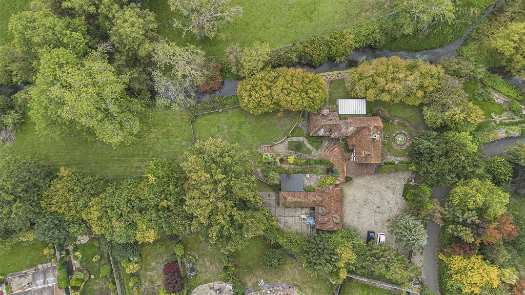 Property photo 2 of 27