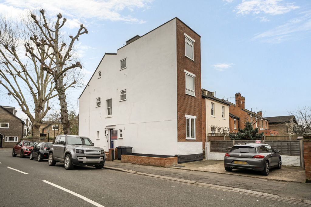 Property photo 2 of 14 1417333-1-6995B40...
