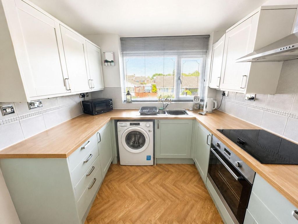 Property photo 2 of 22 Kitchen
