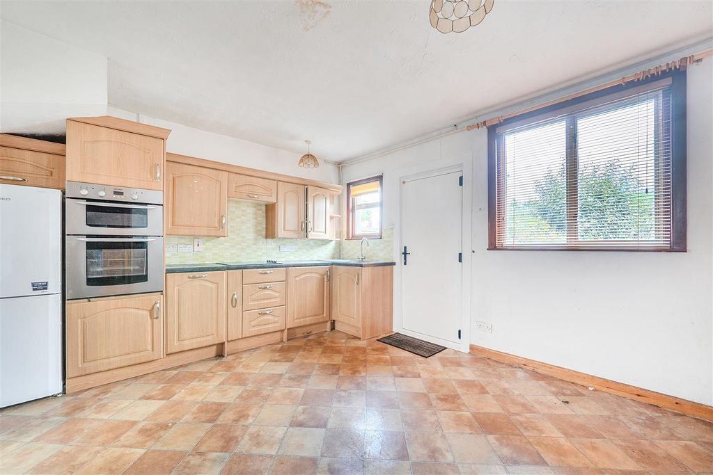 Property photo 3 of 17 1501128-11-6A7192Fcda593.Jpg