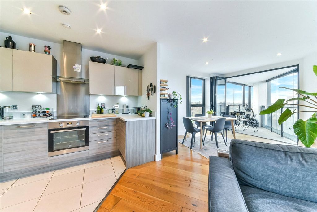 Property photo 1 of 14 Reception/Kitchen