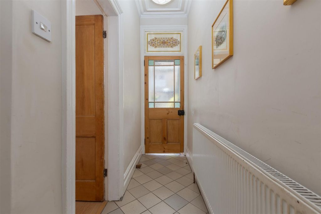 Property photo 2 of 21