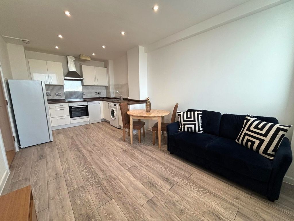 Property photo 2 of 8