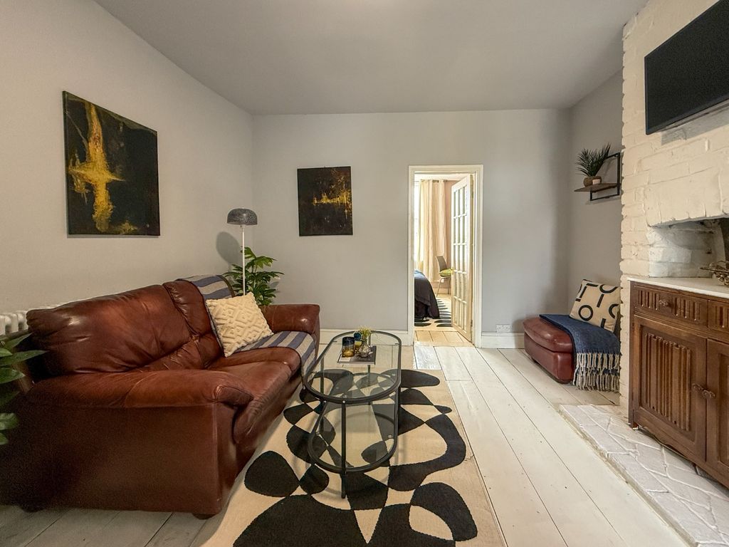 Property photo 3 of 16 4150708