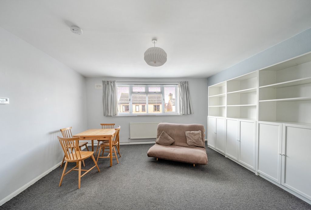Property photo 3 of 8 1435955-11-69c521...