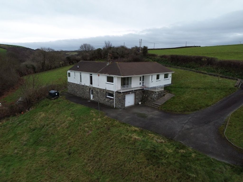 Property photo 3 of 43