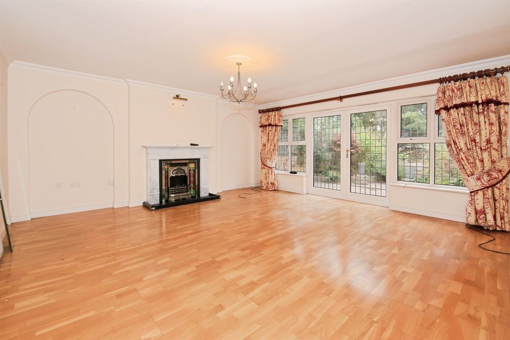 Property photo 3 of 18