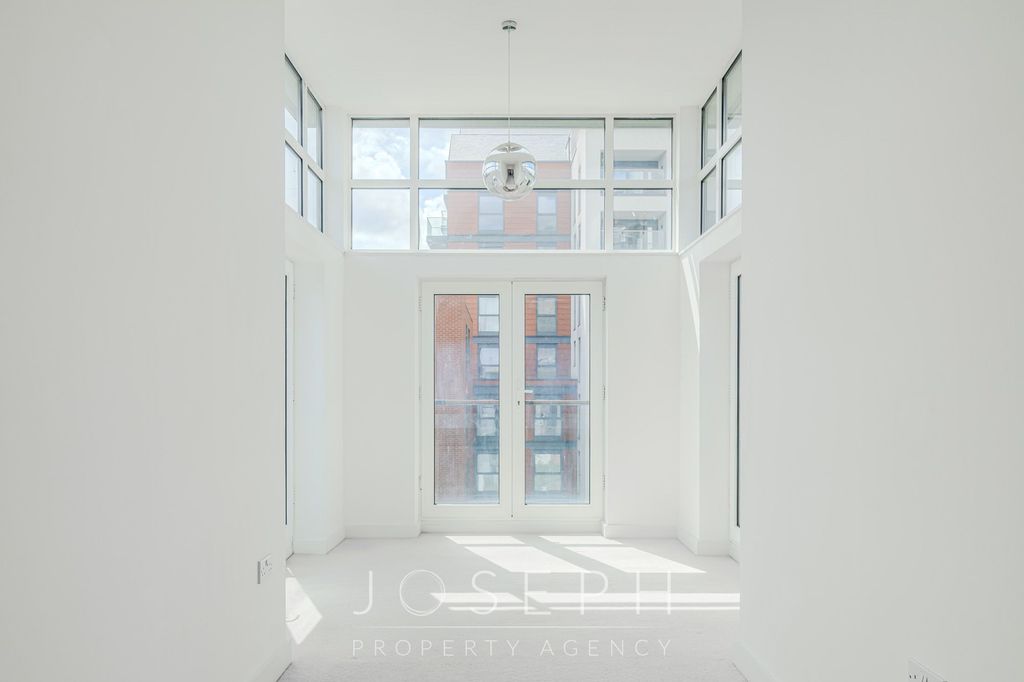Additional image 18 of 2 bed penthouse for saleKey Street, Ipswich IP4