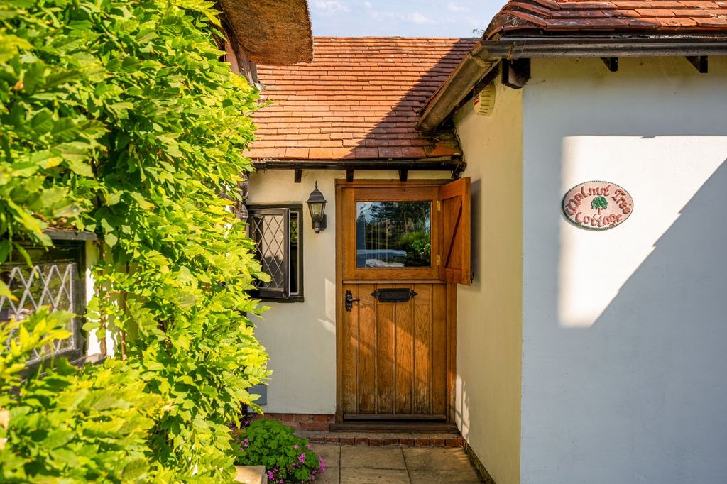 Property photo 2 of 31 Entrance