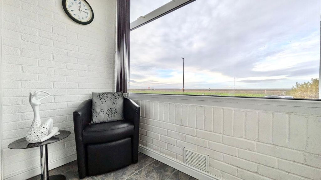 Property photo 2 of 12 Conservatory