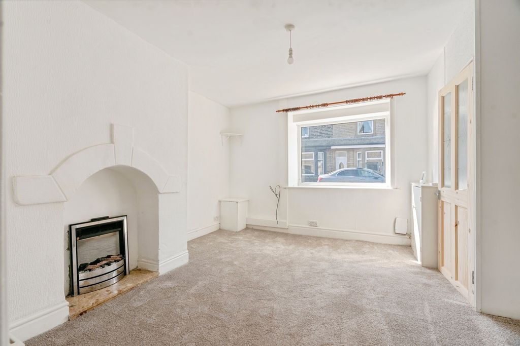 Property photo 3 of 19 Pbox-Img.Jpg