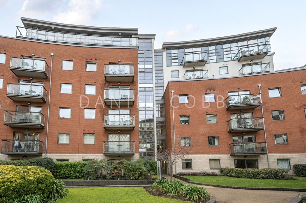 Property photo 1 of 18