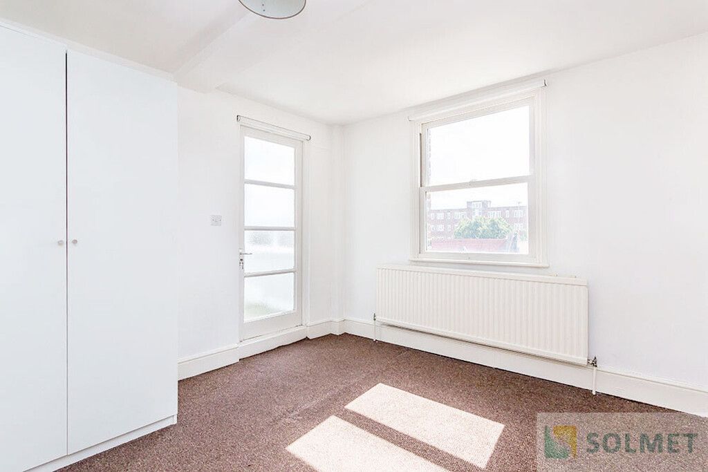 Property photo 1 of 8 4