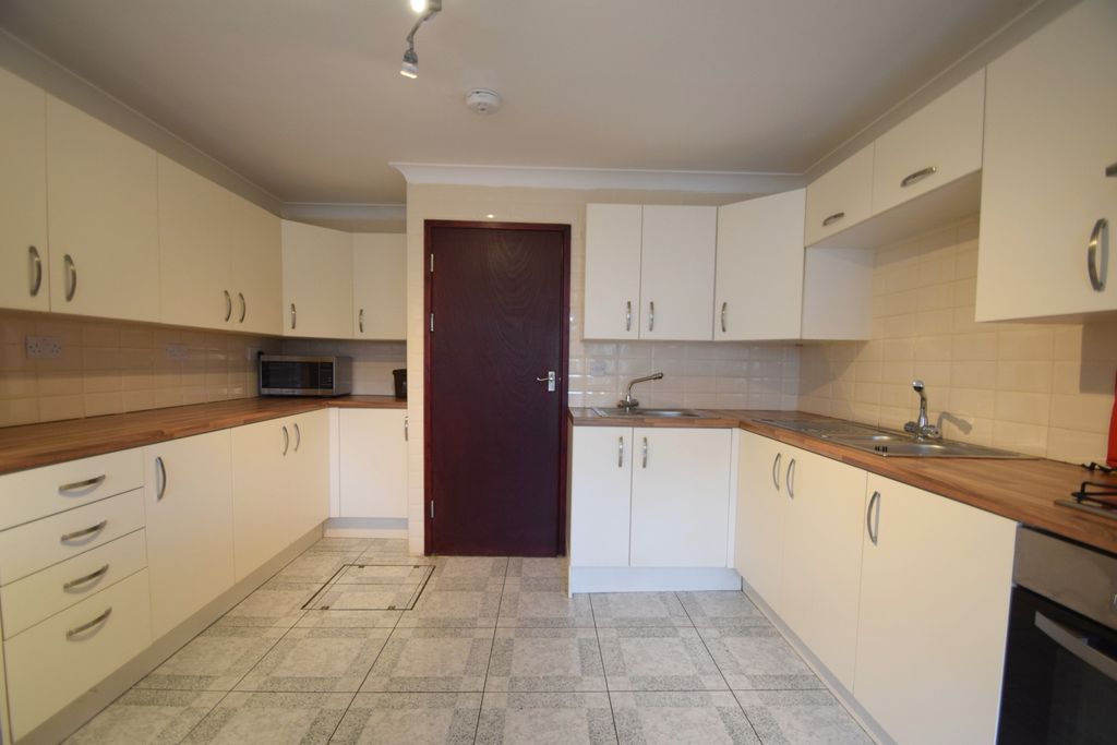 Property photo 2 of 13 Photo 14