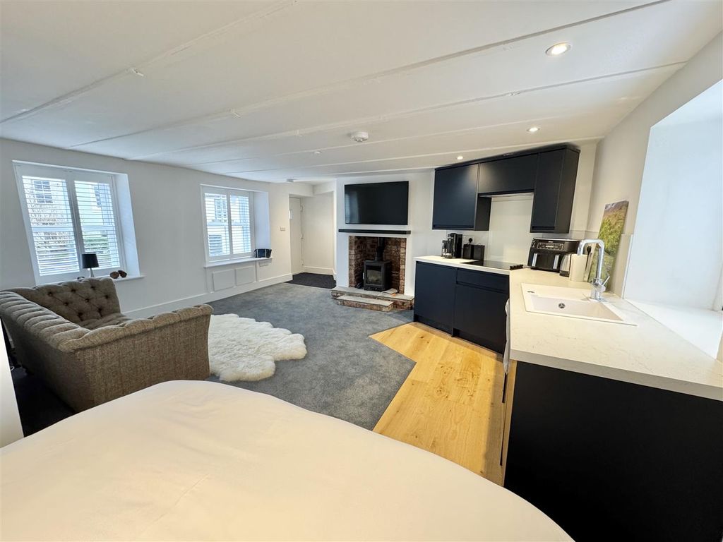 Property photo 3 of 8 Img_0387 2.Jpeg