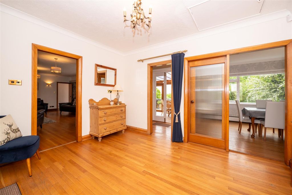 Property photo 3 of 24 Entrance Hall