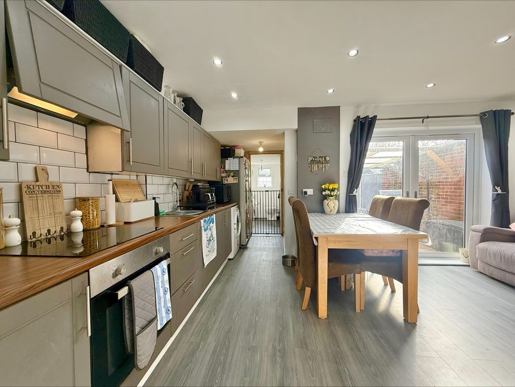 Property photo 2 of 14