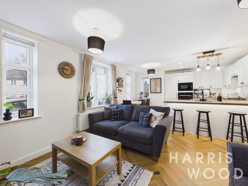 Property photo 2 of 18 4814612