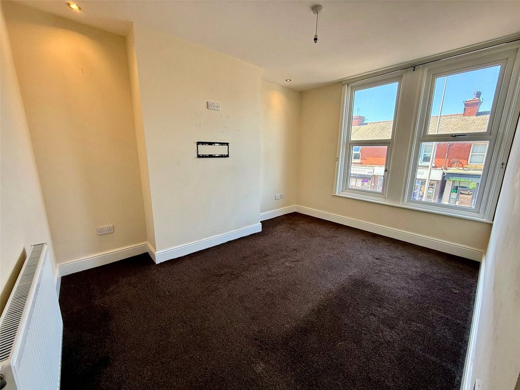 Property photo 3 of 10 Picture No. 06