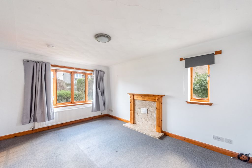 Property photo 2 of 24