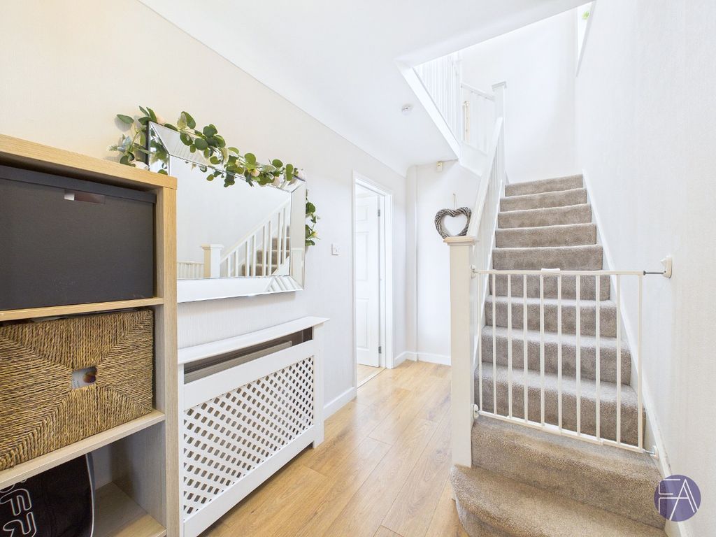 Property photo 3 of 17 4917153