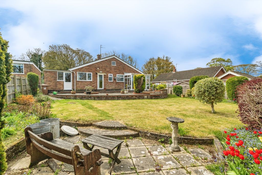 Property photo 2 of 17 Photo