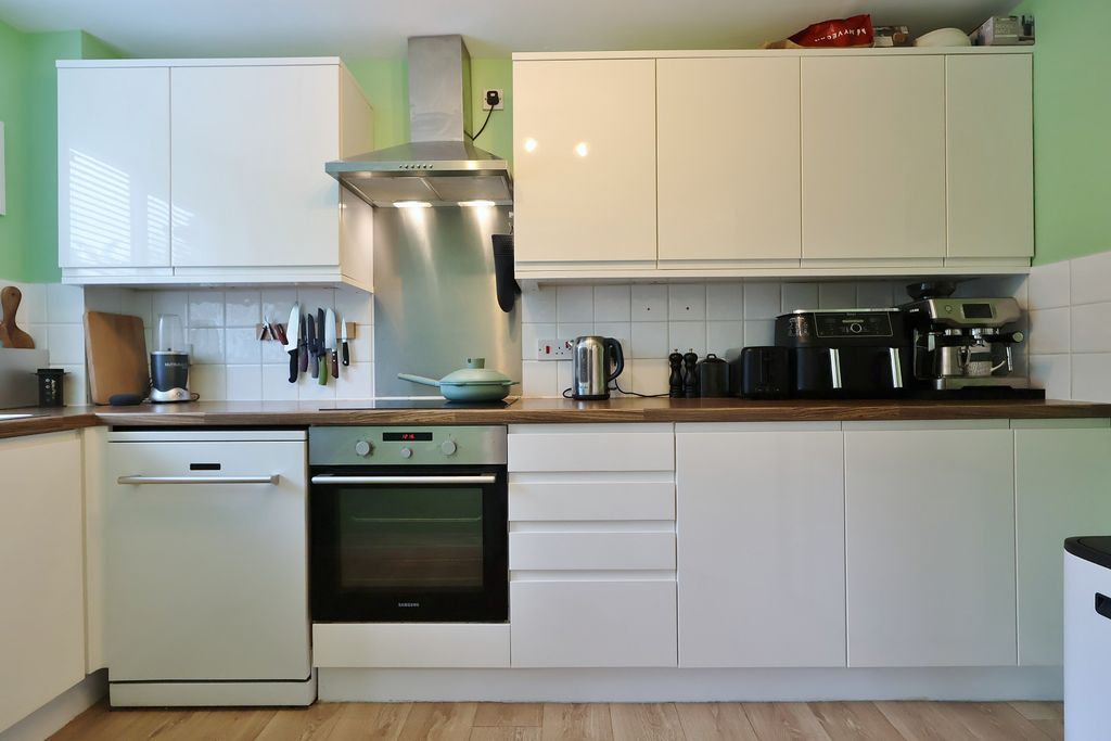 Property photo 2 of 36