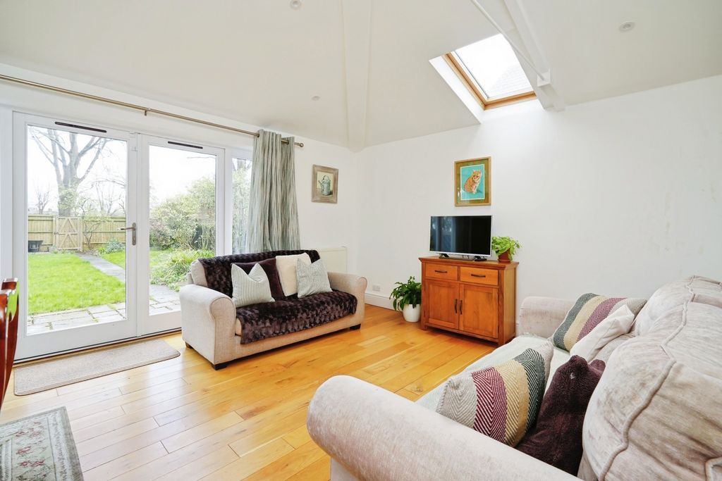 Property photo 3 of 15 Pbox-Img.Jpg