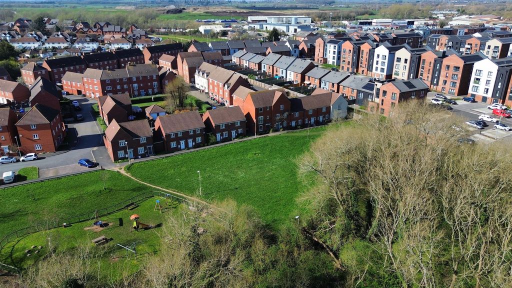 Property photo 2 of 13