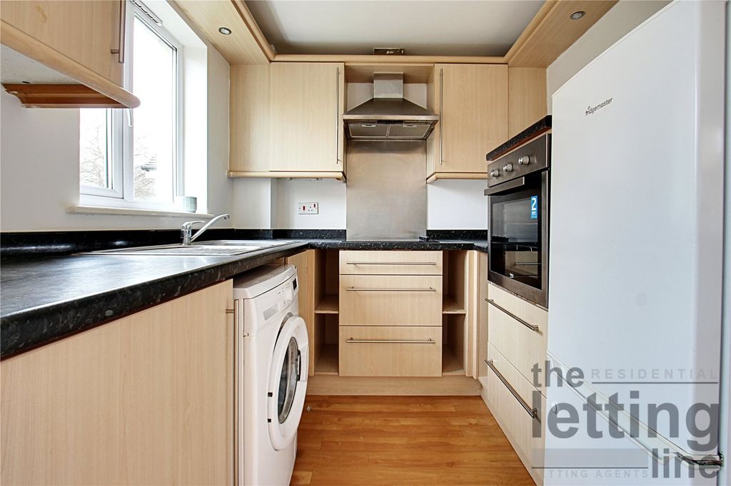 Property photo 2 of 9 Picture No. 18
