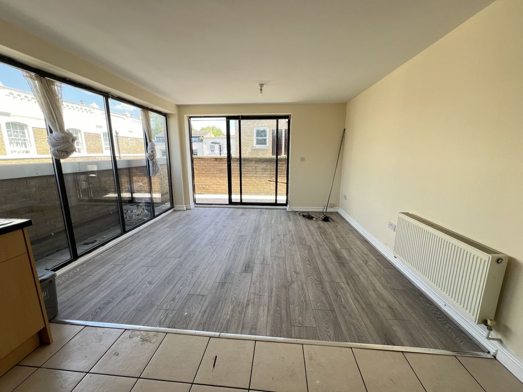 Property photo 2 of 5
