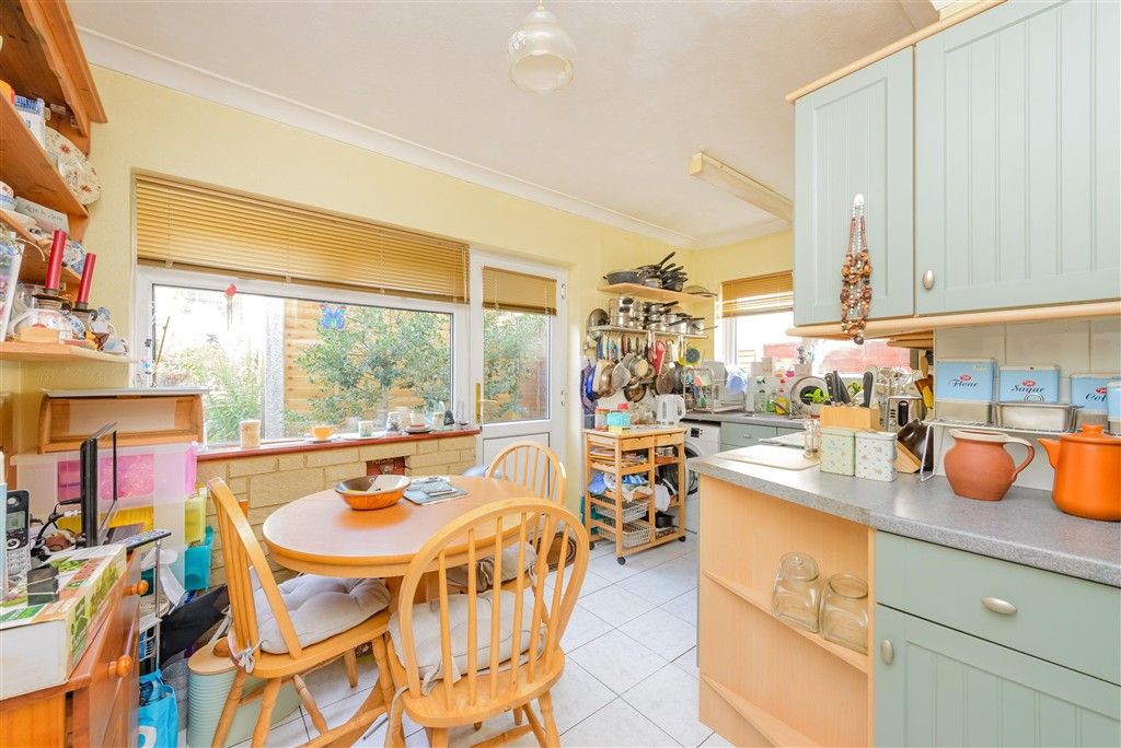 Property photo 3 of 9 Kitchen