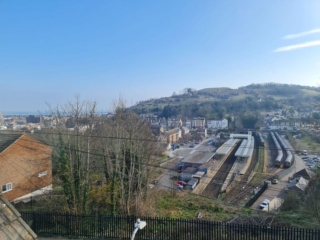 Property photo 3 of 26