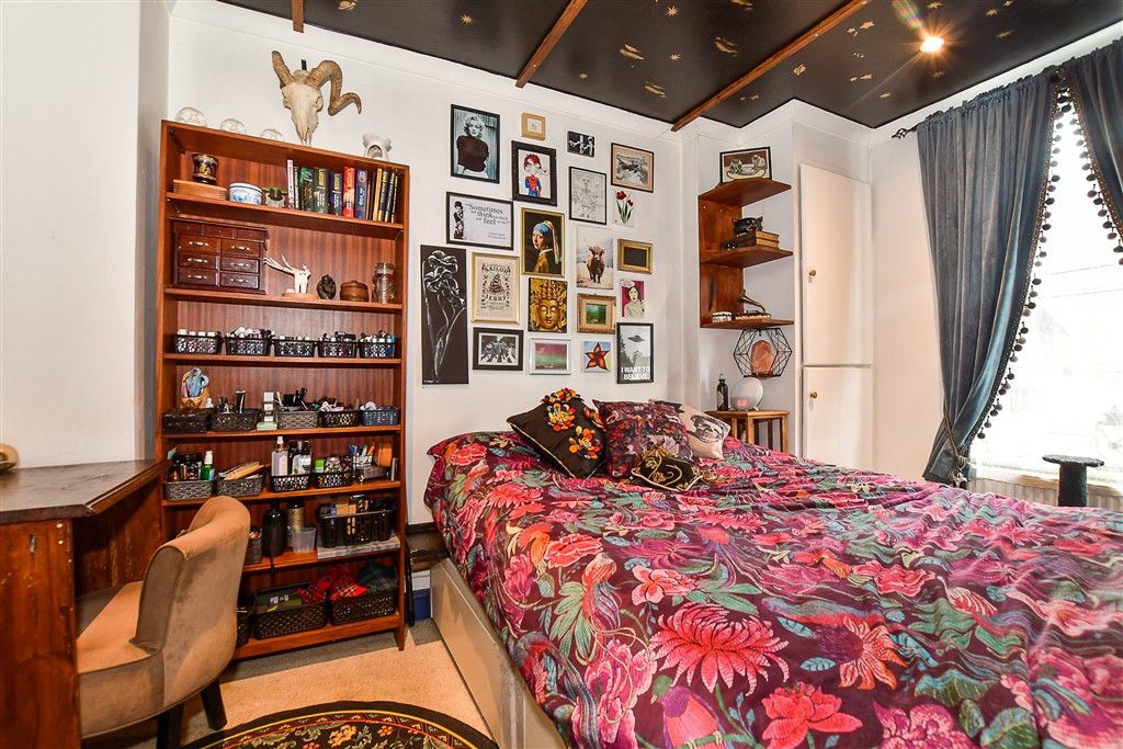 Property photo 3 of 7 Bedroom