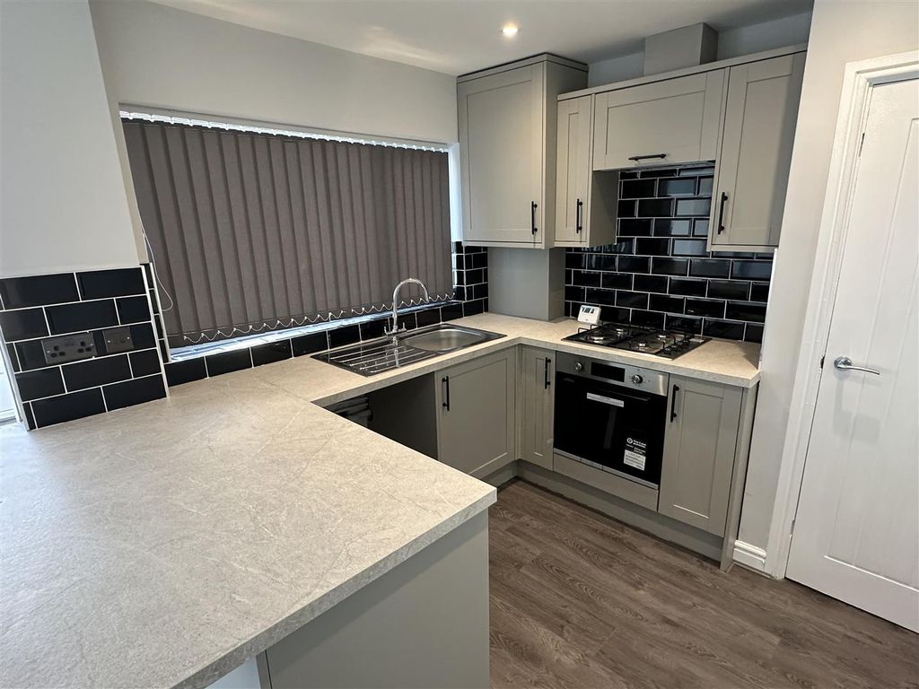 Property photo 3 of 14 Som10.Jpeg