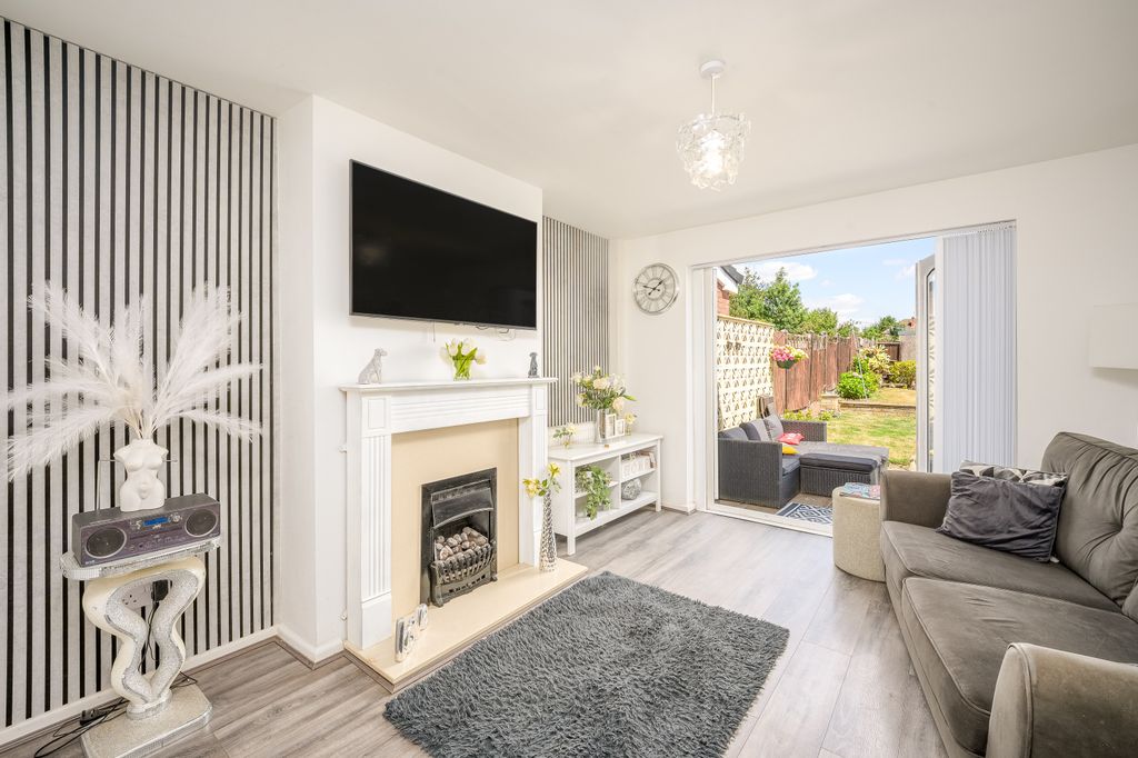 Property photo 2 of 24 11