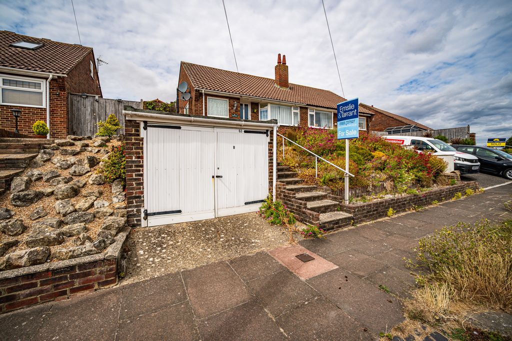 Property photo 1 of 16
